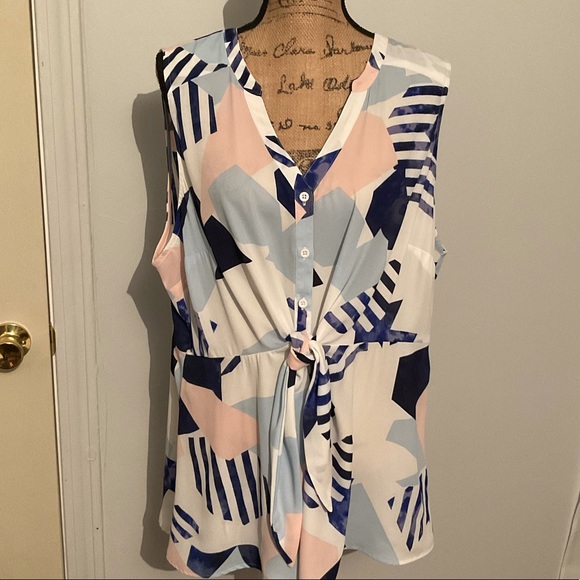 Torrid color block tie front top size 2X - Picture 6 of 7